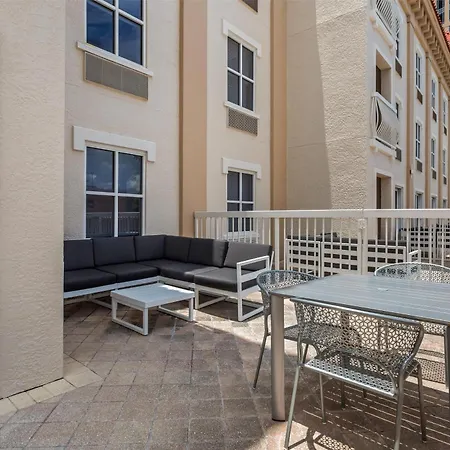 Hampton Inn & Suites St. Petersburg/Downtown-3